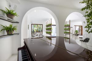 thumbnail: Interior detail