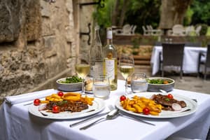 thumbnail: Restaurant