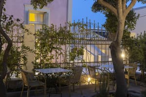 thumbnail: Courtyard view