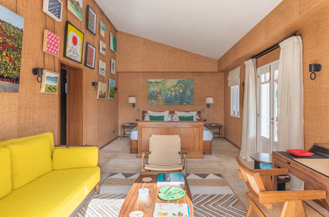 Rock Suite Treetops