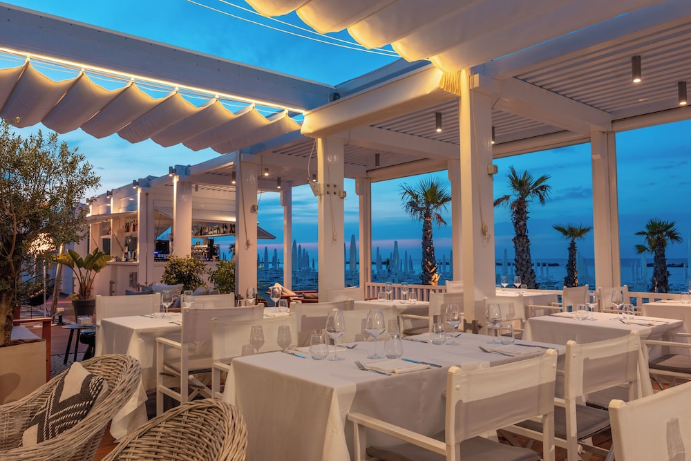 Beach bar