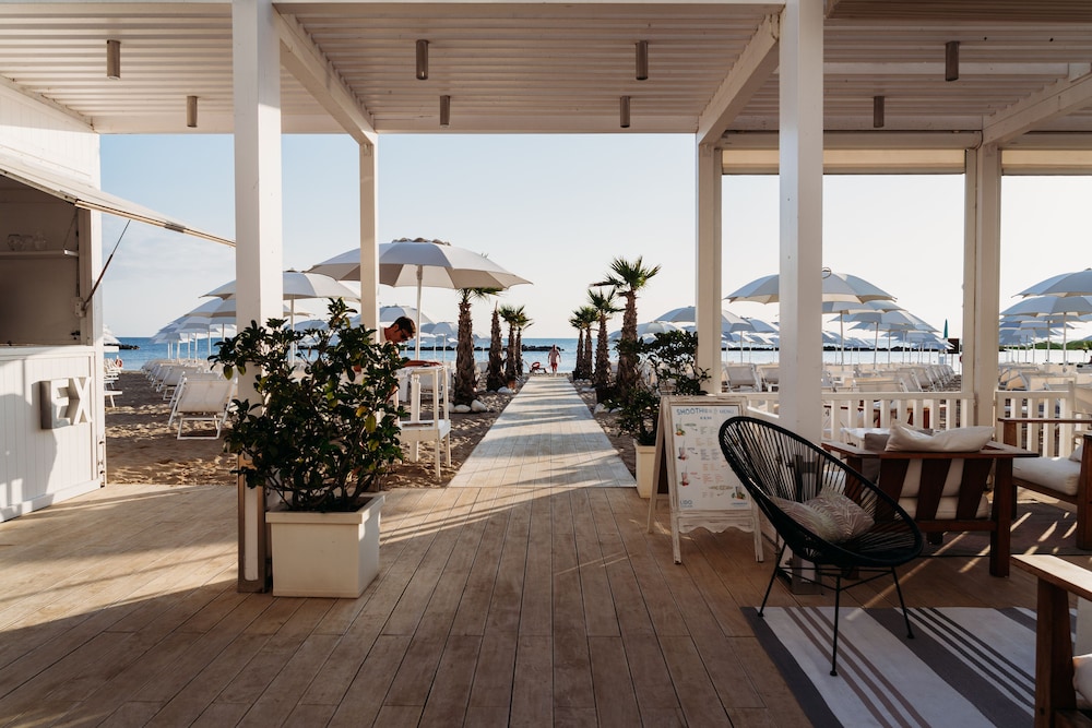 Beach bar