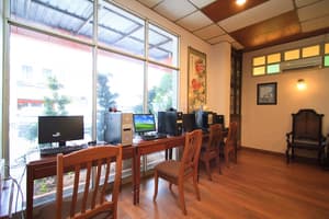 thumbnail: Breakfast area