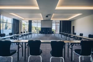 thumbnail: Business center