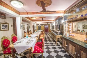 thumbnail: Restaurant