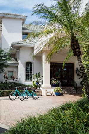 thumbnail: Exterior