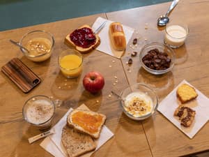 thumbnail: Breakfast area