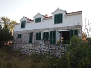 thumbnail: Front of property