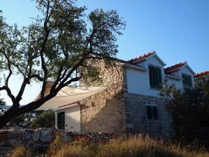thumbnail: Front of property