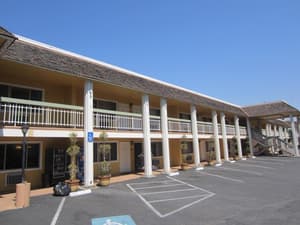 thumbnail: Exterior