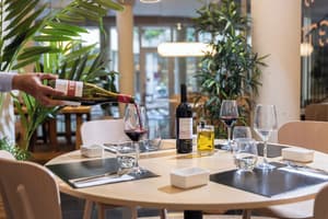 thumbnail: Restaurant