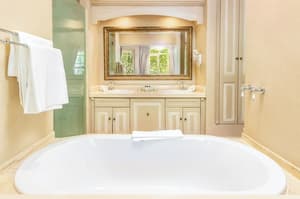 thumbnail: Deep soaking bathtub