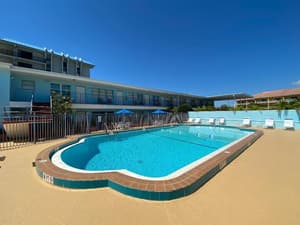 thumbnail: Pool
