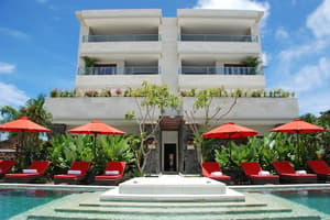 thumbnail: Exterior detail