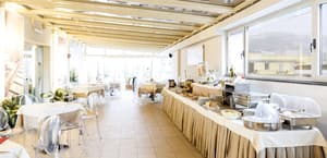 thumbnail: Breakfast area