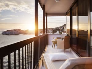thumbnail: Balcony view