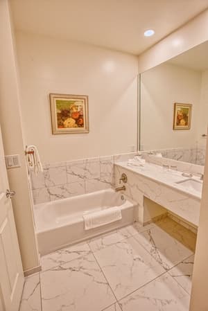 thumbnail: Deep soaking bathtub