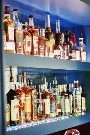 thumbnail: Bar (on property)