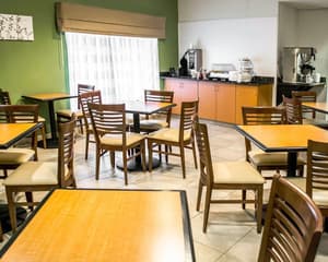 thumbnail: Breakfast area