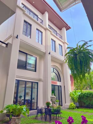 thumbnail: Exterior