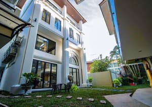 thumbnail: Exterior