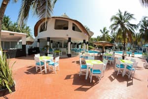 thumbnail: Poolside bar