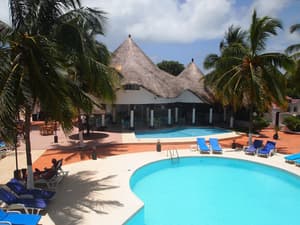 thumbnail: Outdoor pool