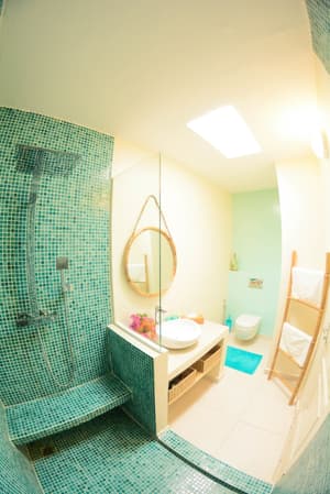 thumbnail: Bathroom amenities