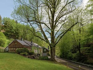 thumbnail: Exterior