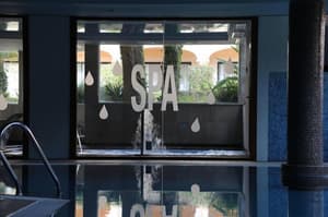 thumbnail: Pool