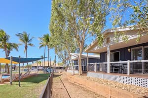 thumbnail: Front of property