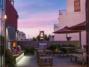 thumbnail: Bar (on property)
