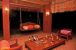 thumbnail: Outdoor dining