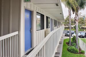 thumbnail: Exterior