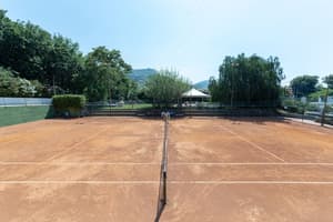thumbnail: Tennis court