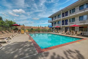 thumbnail: Outdoor pool