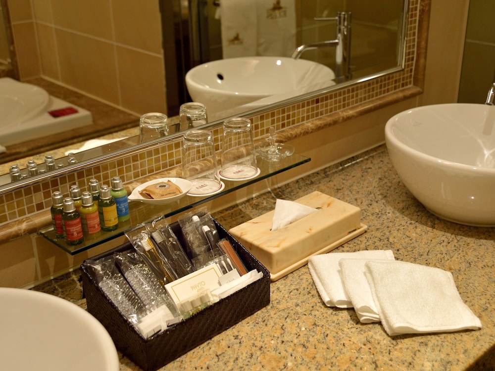 Bathroom amenities