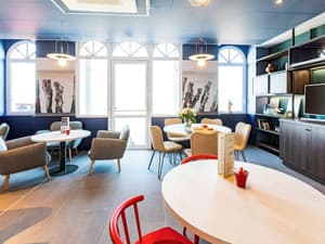 thumbnail: Breakfast area