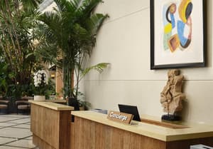 thumbnail: Concierge desk