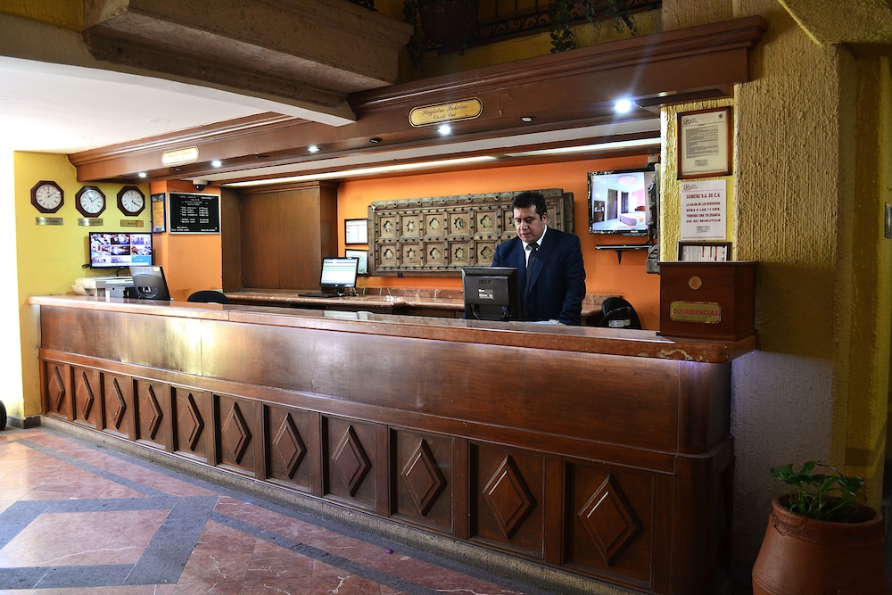 Check-in/check-out kiosk