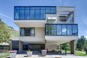 thumbnail: Front of property
