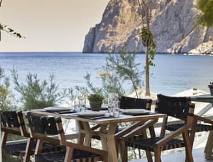 thumbnail: Outdoor dining