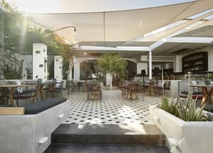 thumbnail: Outdoor dining