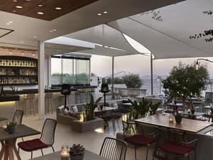 thumbnail: Outdoor dining