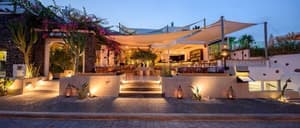 thumbnail: Outdoor dining