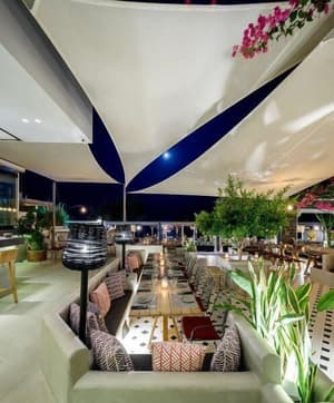 thumbnail: Outdoor dining