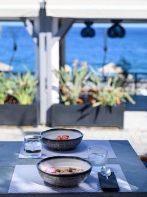 thumbnail: Outdoor dining