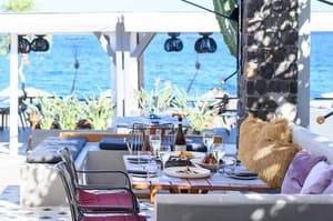 thumbnail: Outdoor dining