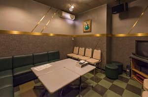 thumbnail: Karaoke room
