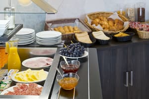 thumbnail: Breakfast area